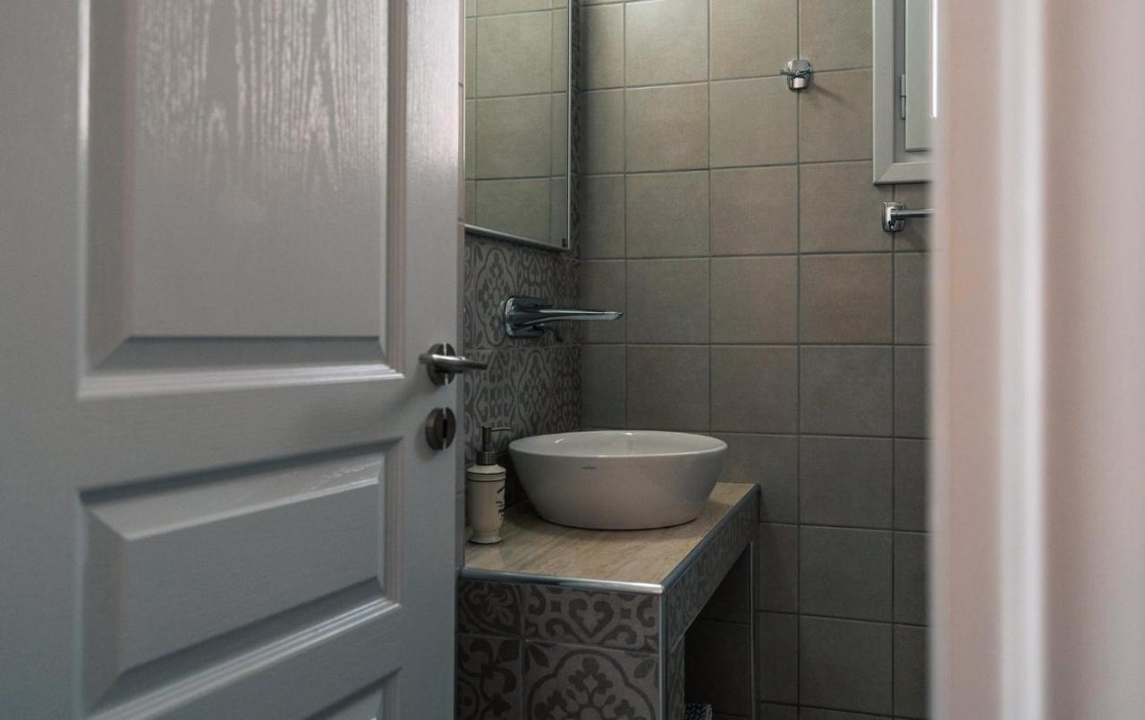 קמרס Meropi Rooms מראה חיצוני תמונה