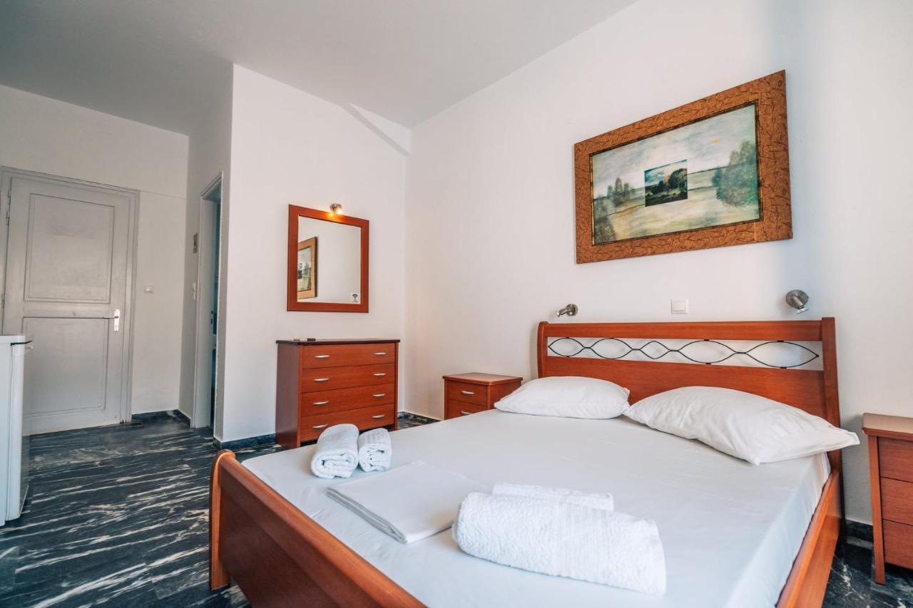 קמרס Meropi Rooms מראה חיצוני תמונה