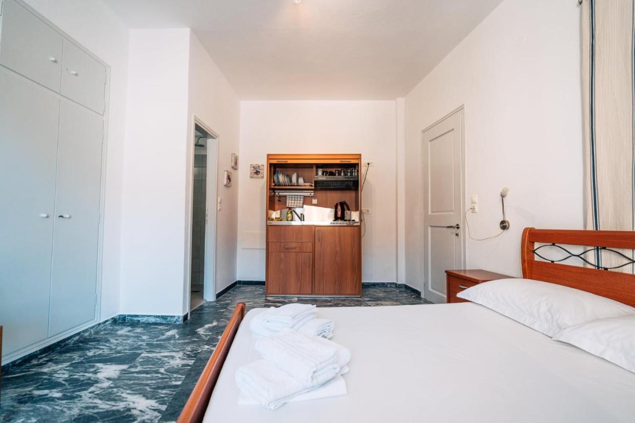 קמרס Meropi Rooms מראה חיצוני תמונה