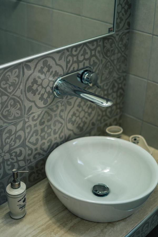 קמרס Meropi Rooms מראה חיצוני תמונה