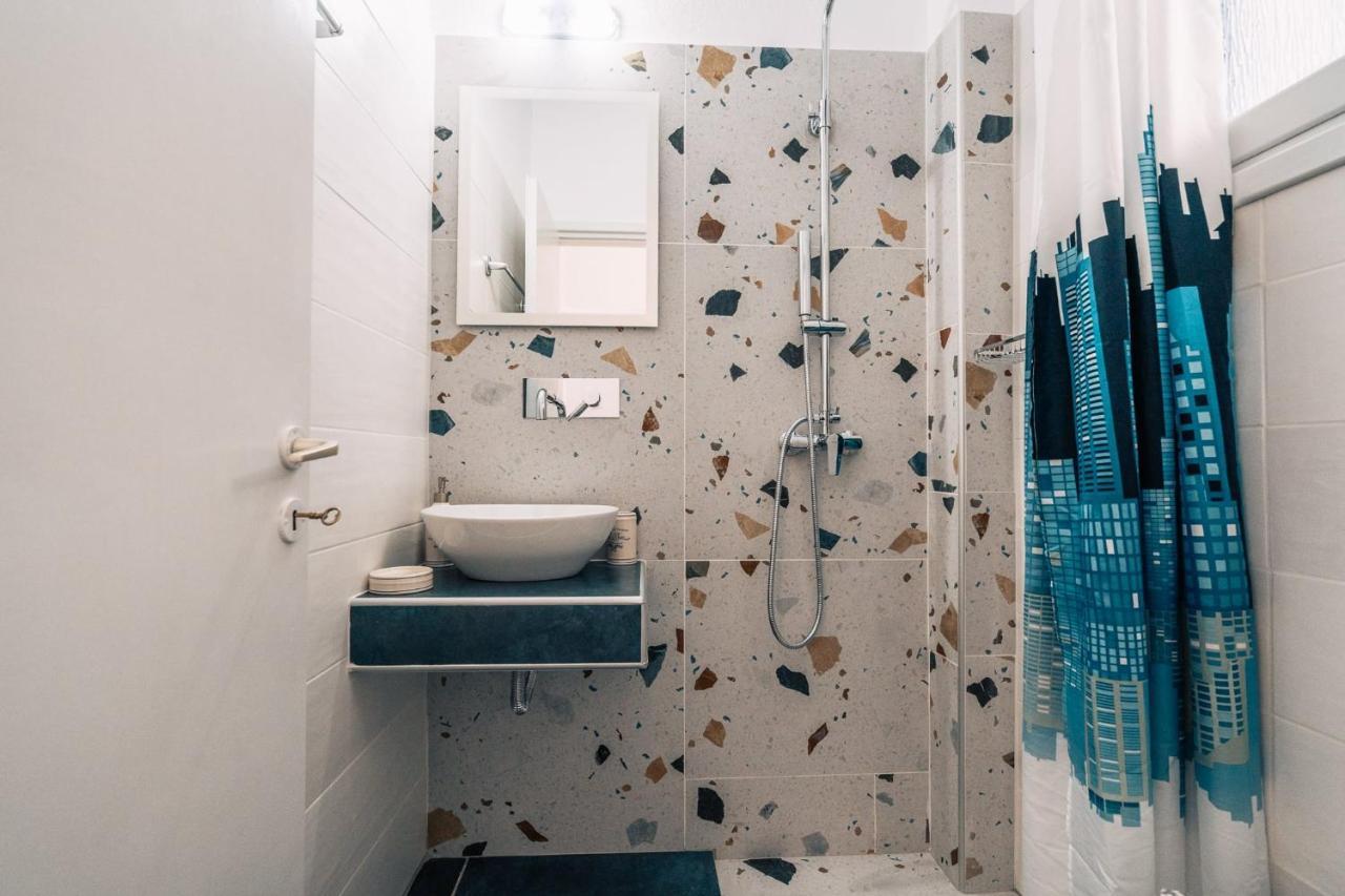 קמרס Meropi Rooms מראה חיצוני תמונה