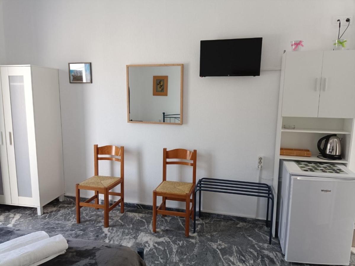 קמרס Meropi Rooms מראה חיצוני תמונה