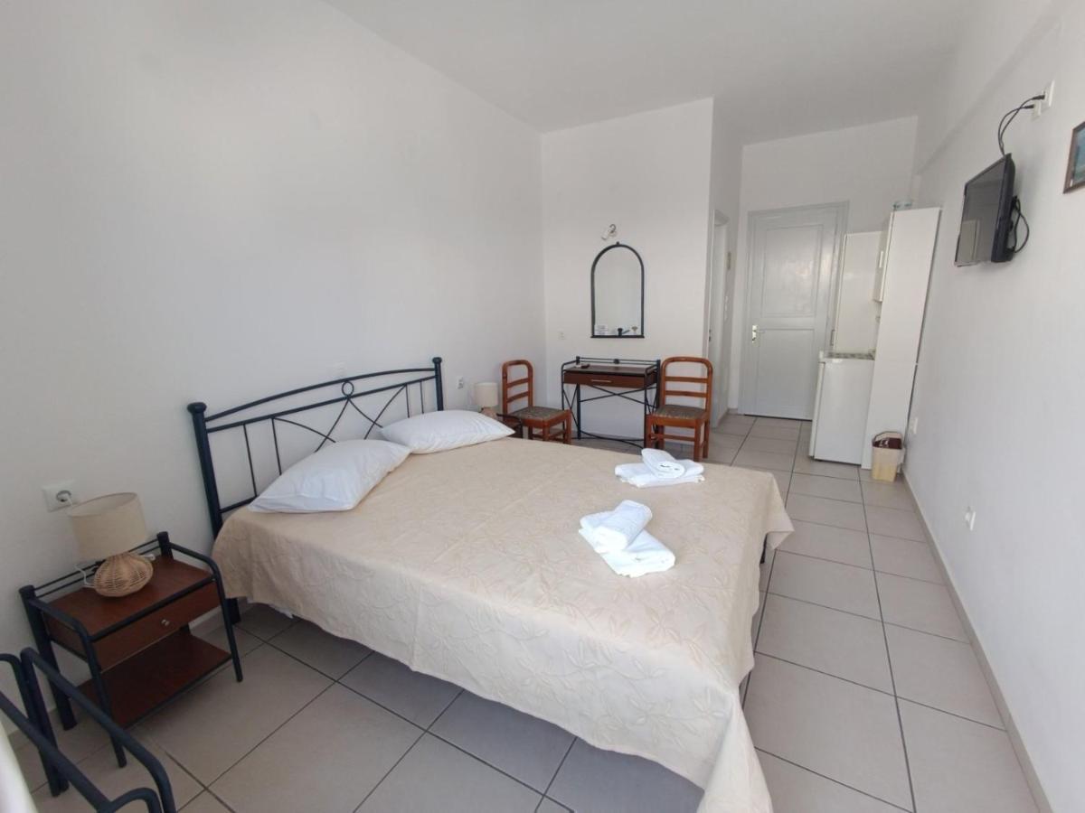 קמרס Meropi Rooms מראה חיצוני תמונה
