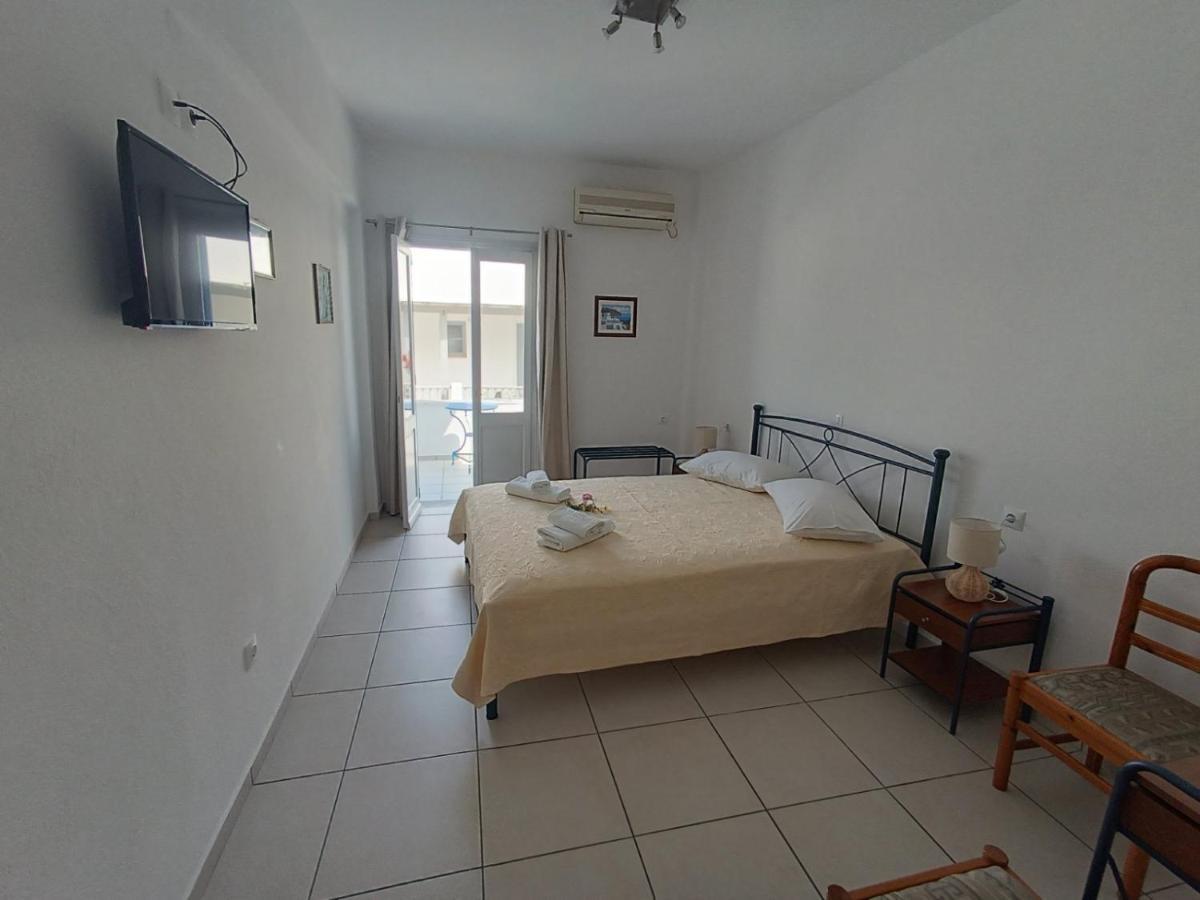 קמרס Meropi Rooms מראה חיצוני תמונה